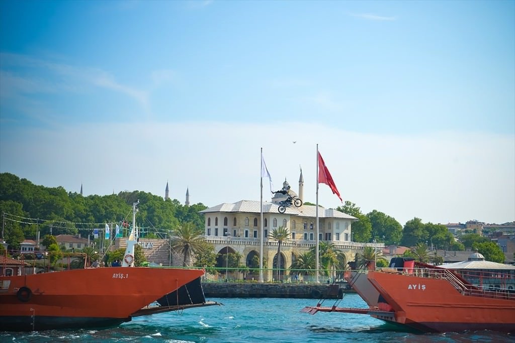 İstanbul Boğazı’nda rekor atlayış