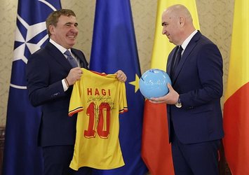 Hagi'ye ülkesinde devlet nişanı verildi