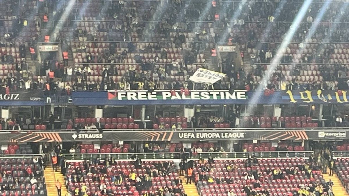 Fenerbahçe taraftarı Filistin'i unutmadı!