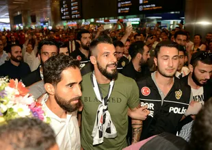 Negredo Beşiktaş'a imzayı attı