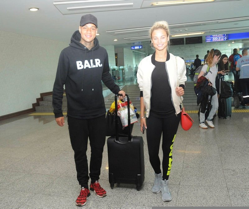 Van der Wiel’in sevgilisi Rose Bertram’dan ortalığı karıştıran tweet!