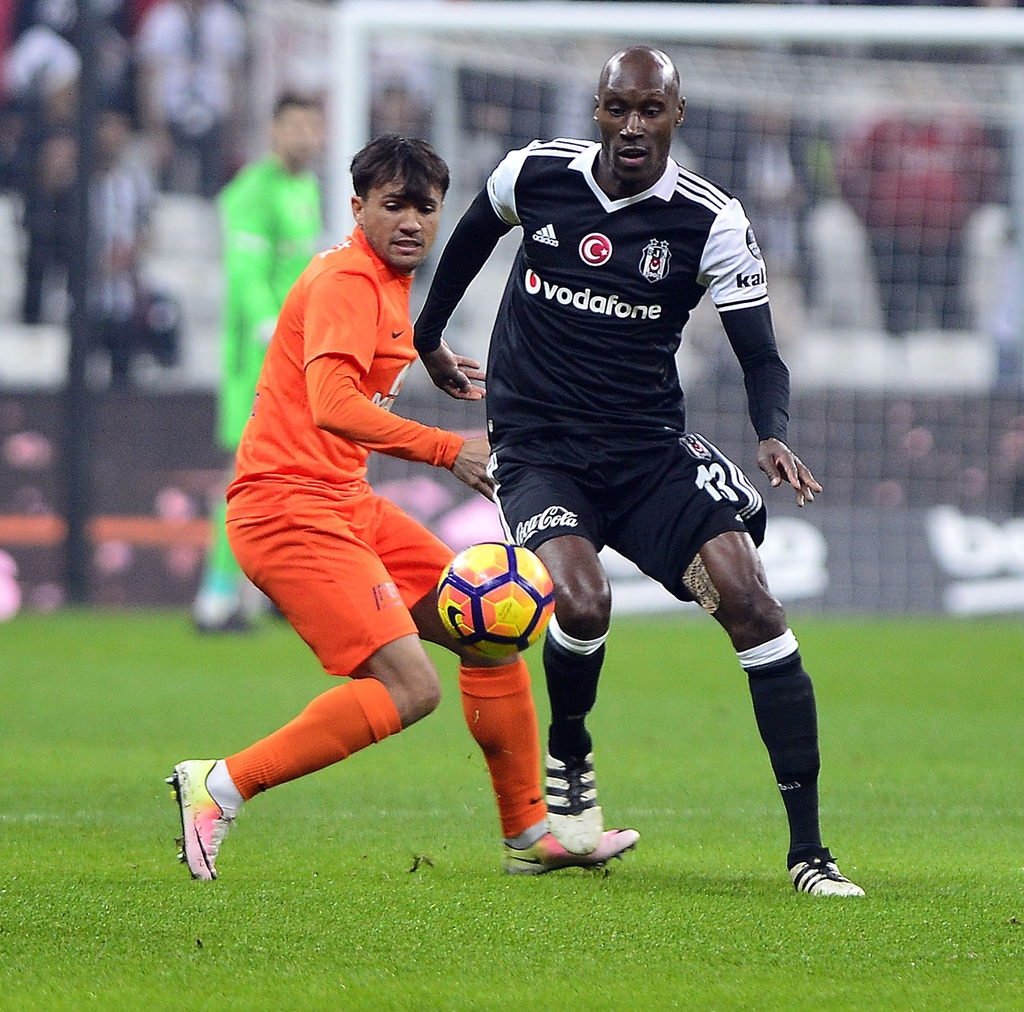 Beşiktaş-Başakşehir karşılaşması sosyal medyayı salladı!