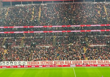 G.Saray taraftarından Lucas Torreira'ya özel pankart!