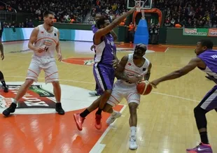Banvit evinde Ironi Nahariya üzdü