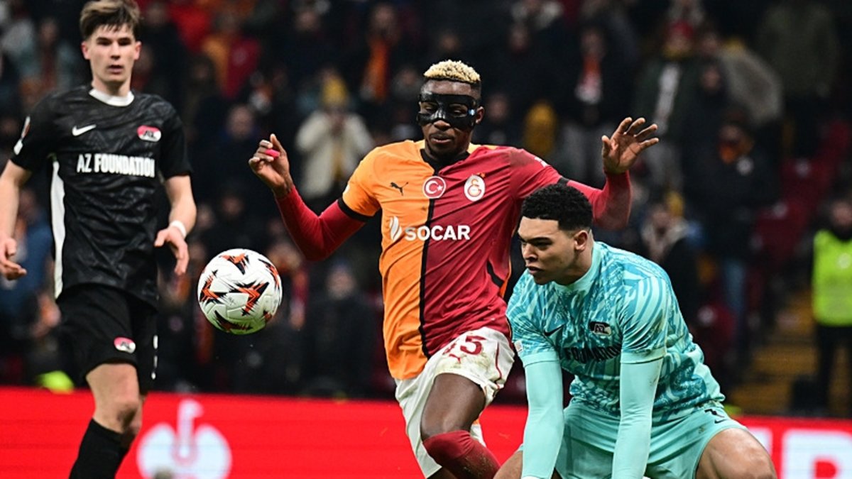 Hollanda basınından Galatasaray eleştirisi! 'İyi maaş alan yıldızlar...' Hollanda basınından Galatasaray eleştirisi! 'İyi maaş alan yıldızlar...'