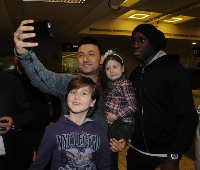 Galatasaray’a büyük müjde! Demba Ba...