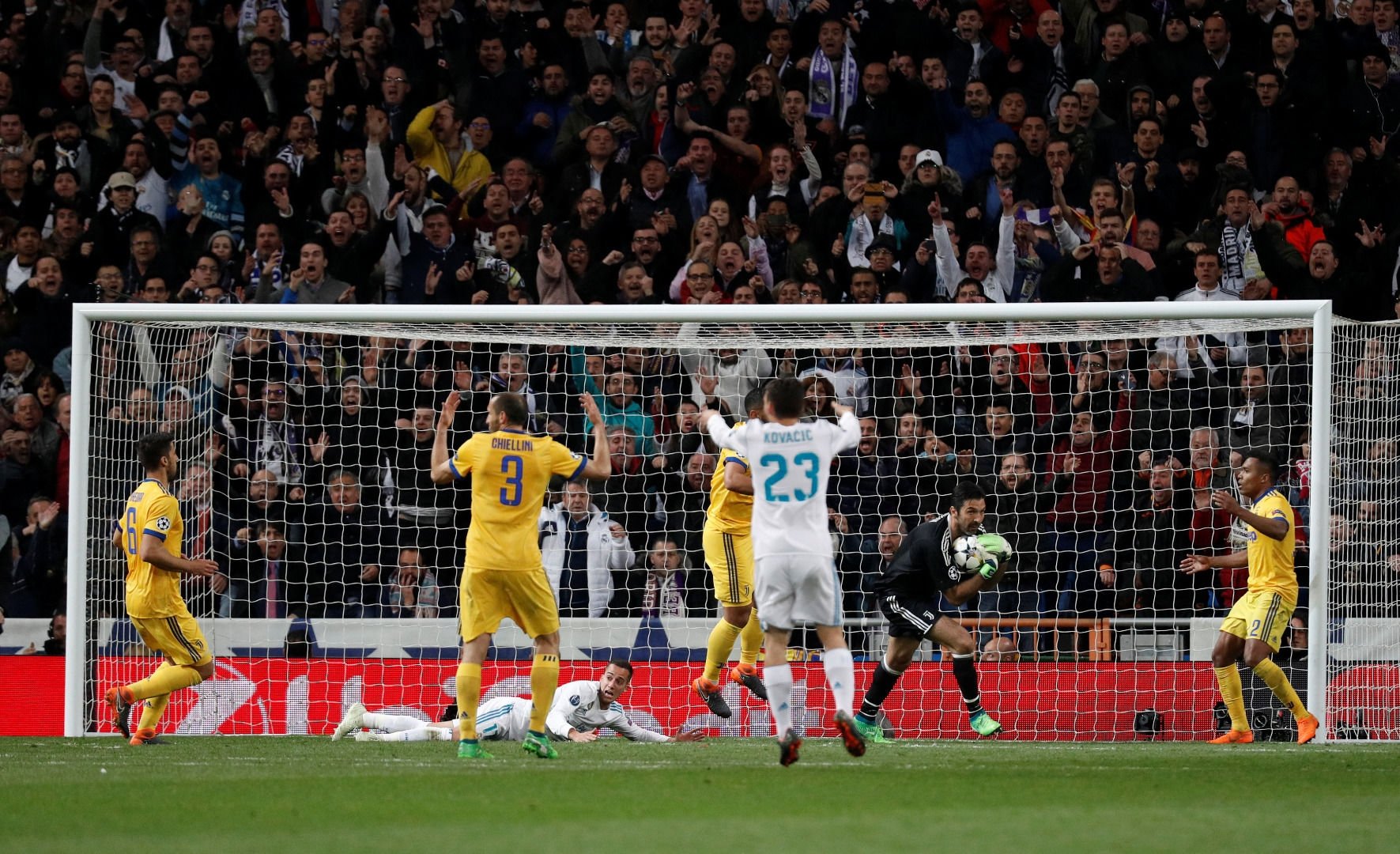 Buffon çıldırdı!