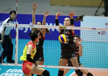 Filenin Sultanları, Çin'e boyun eğdi