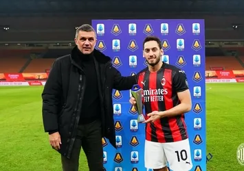 Çalhanoğlu'na ödül Maldini'den!