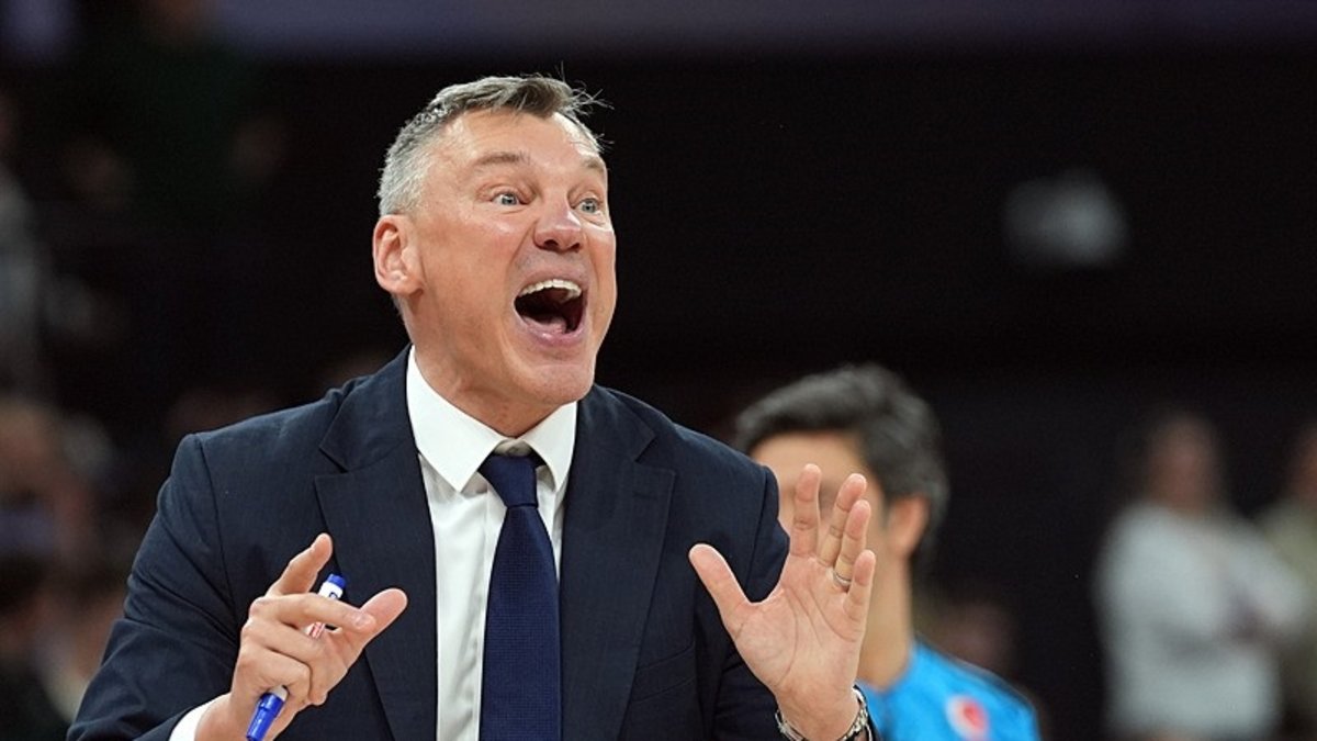 Fenerbahçe Beko Başantrenörü Sarunas Jasikevicius EuroLeague'da yılın antrenörü seçildi! Fenerbahçe Beko Başantrenörü Sarunas Jasikevicius EuroLeague'da yılın antrenörü seçildi!