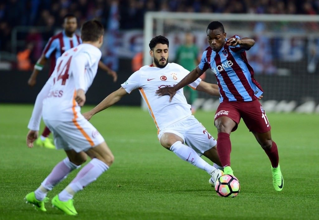 Trabzonspor-Galatasaray karşılaşmasından kareler