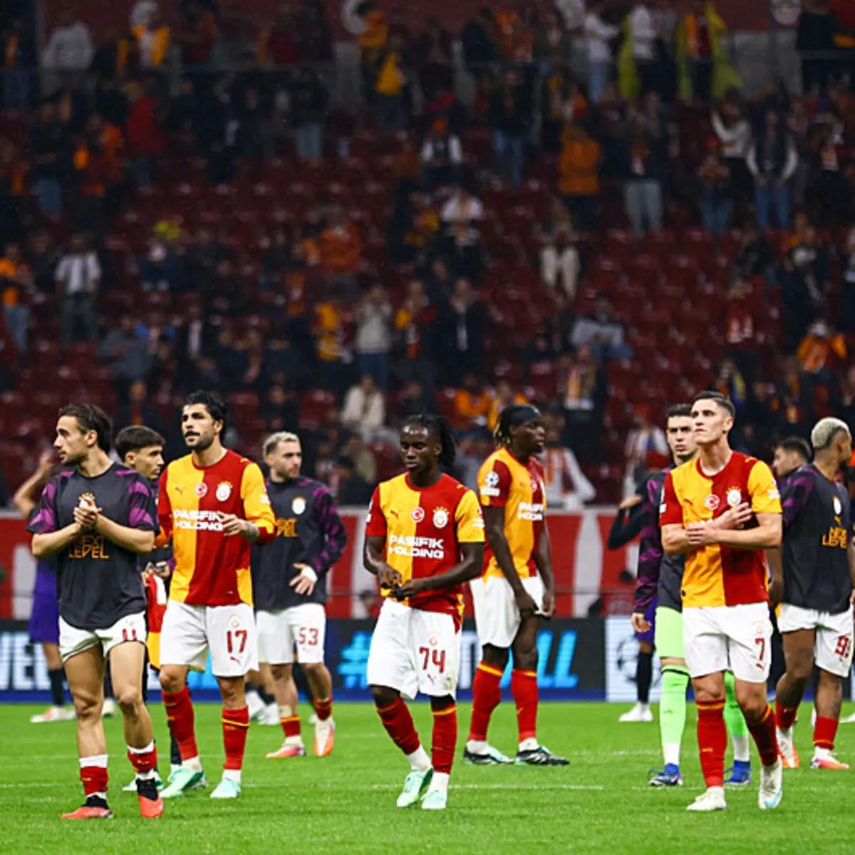 Galatasaray devre arası için Van Dijk ve Bruno Fernandes'i istiyor