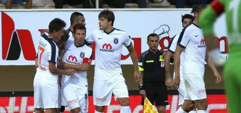 Medipol Başakşehir, Aytemiz Alanyaspor'u dağıttı