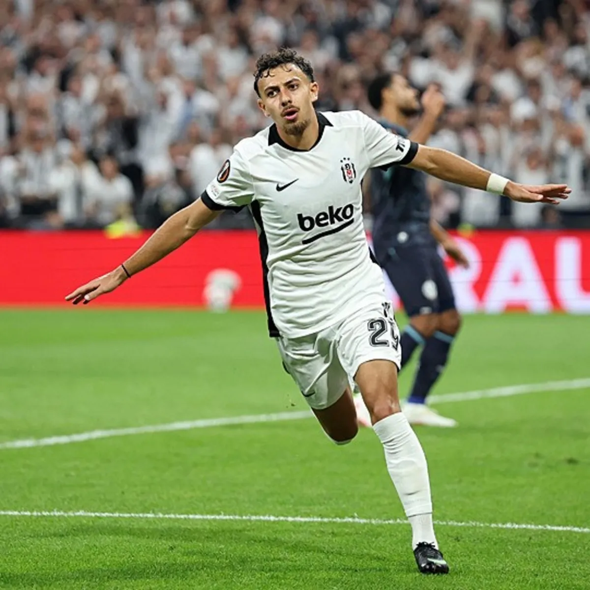 Beşiktaş İlhan Fakılı ile Marsilya karşısında öne geçti!
