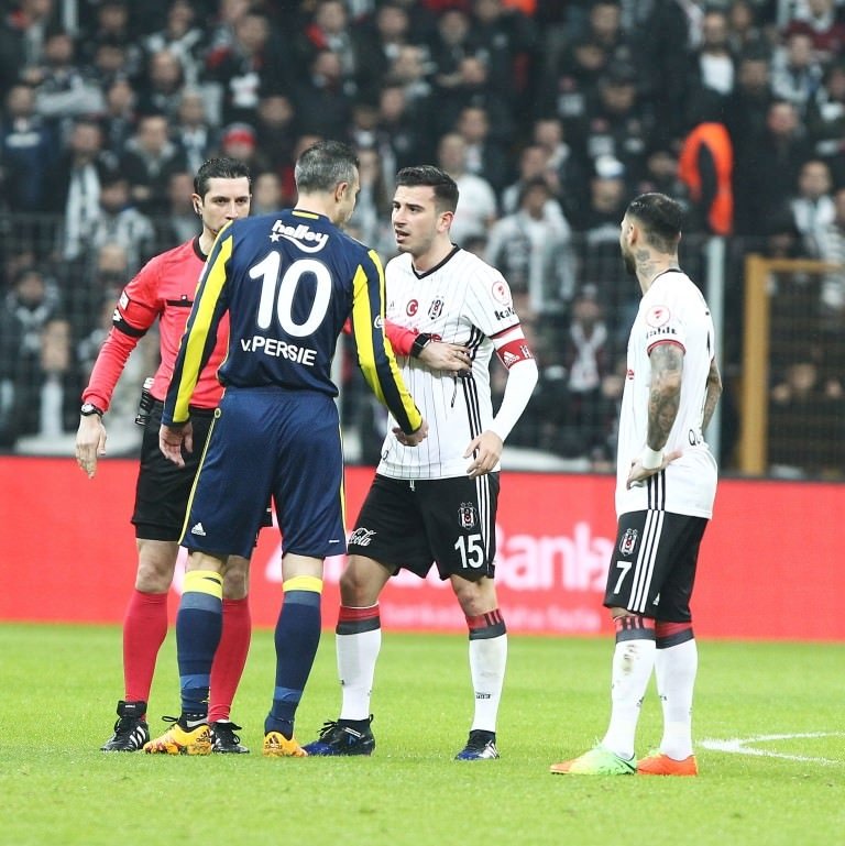 Beşiktaş-Fenerbahçe karşılaşmasından kareler