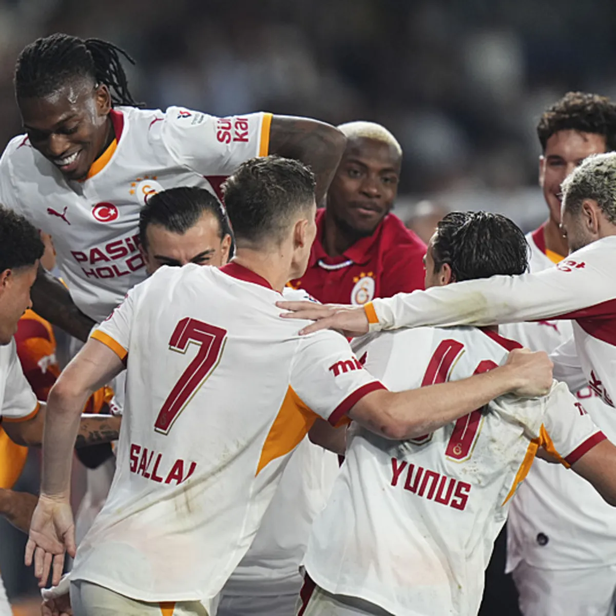 Okan Buruk'tan radikal karar! İşte Galatasaray'ın Sporting CP maçı muhtemel 11'i
