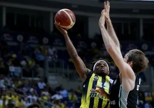 Fenerbahçe seriyi 2-0'a getirdi