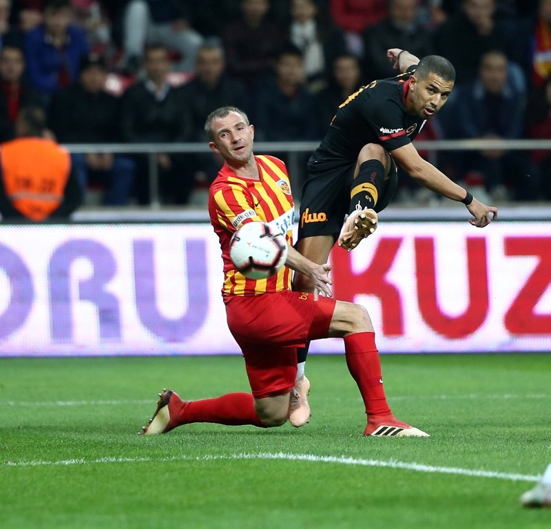 Feghouli’den Fatih Terim’e şok sözler!