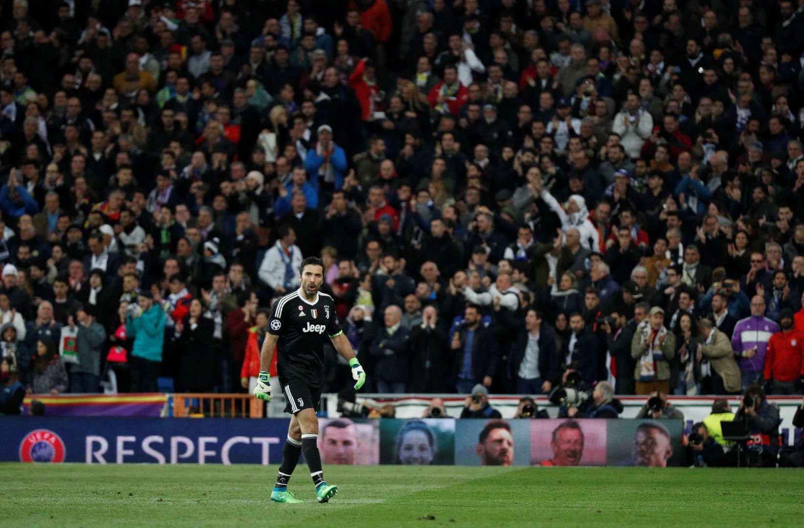 Buffon çıldırdı!