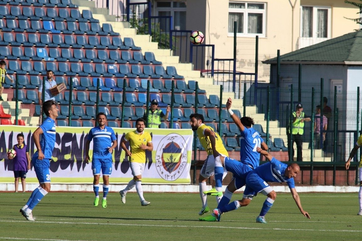 Fenerbahçe, Juventus Bükreş’e mağlup oldu