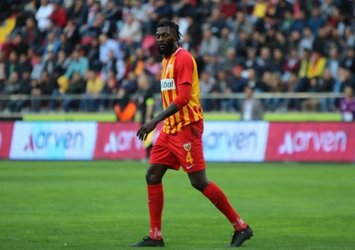 Adebayor yeni takımını duyurdu