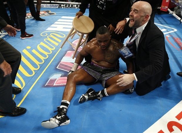 Tek yumrukla rakibini nakavt etti