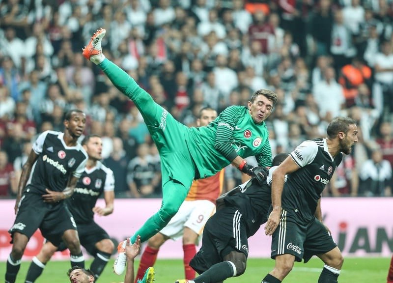 Sneijder ve Quaresma kavga eder!