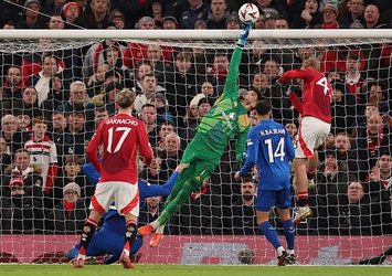 Altay'lı ManU evinde kazandı!