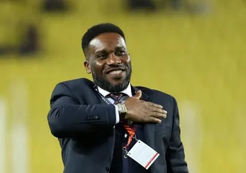 Okocha'ya sevgi gösterisi!