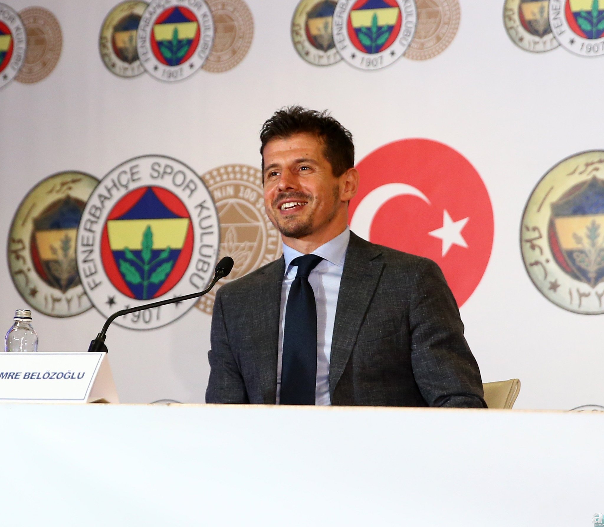 Mesut Özil için pusuda bekliyorlar! Fenerbahçe’nin en büyük rakibi...