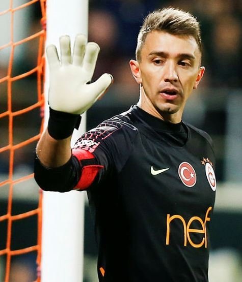 Galatasaray’da deprem! Muslera...