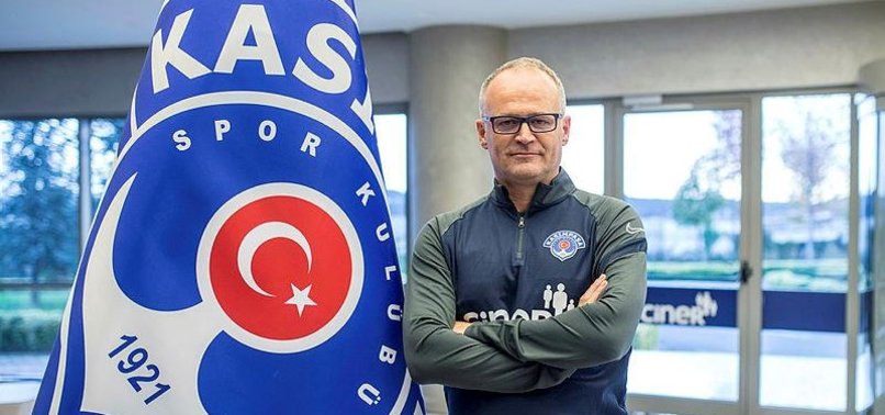 Kasımpaşa Teknik Direktörü İrfan Buz istifa etti