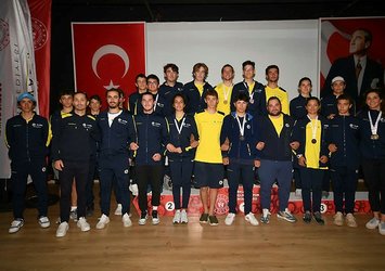 F.Bahçe Yelken’den tarihi başarı