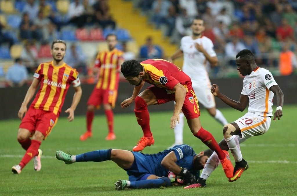 Galatasaray’dan devrim gibi karar!