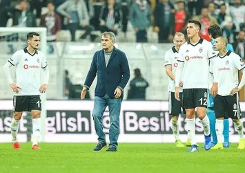 Şenol Güneş takımı tribünlere götürdü
