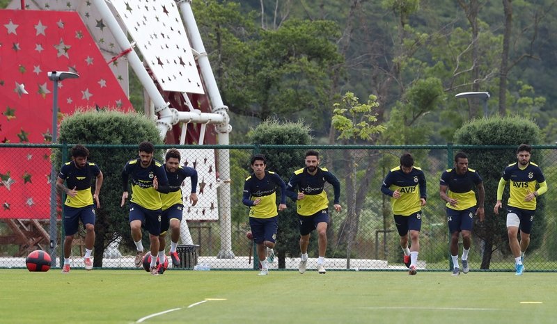 Fenerbahçe çalışmalarına devam ediyor
