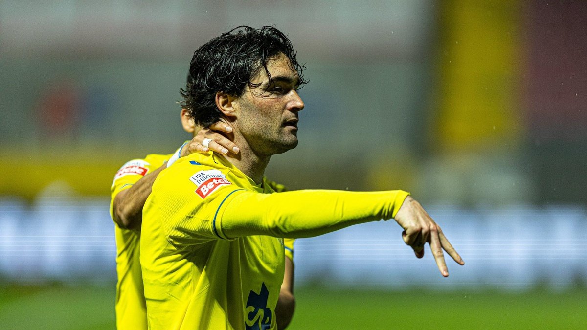 Fenerbahçe'den kanat hamlesi! Teknik heyetten tam not Fenerbahçe'den kanat hamlesi! Teknik heyetten tam not