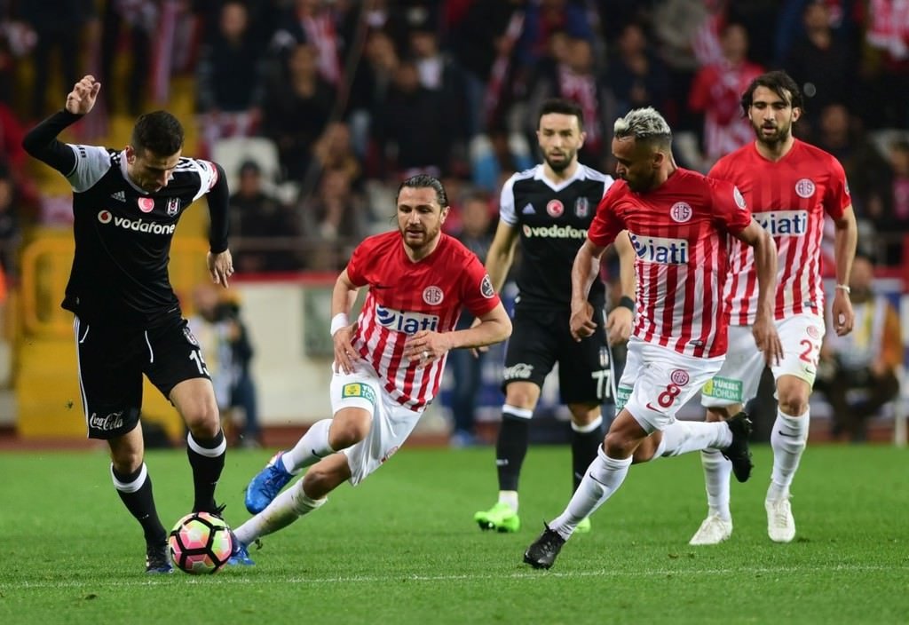 Antalyaspor-Beşiktaş karşılaşmasından kareler