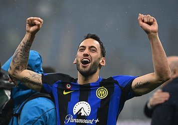 Çalhanoğlu İtalya'da sezonun en iyisine aday!
