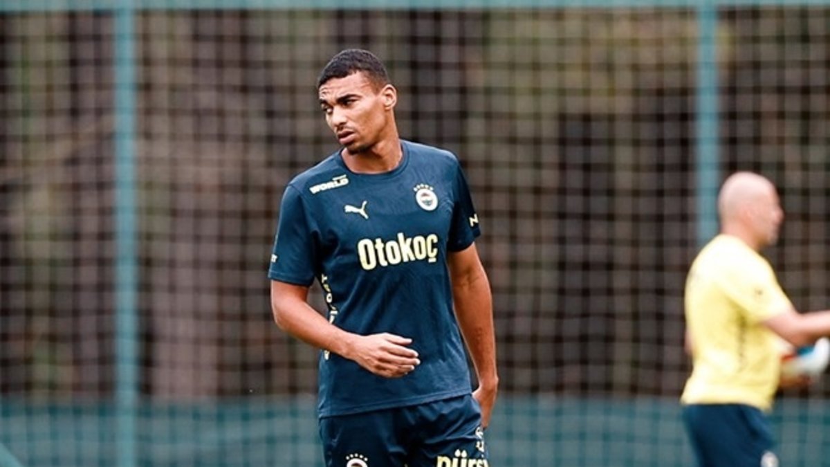 Djiku'dan sitem: Fenerbahçe-Beşiktaş derbisi... Djiku'dan sitem: Fenerbahçe-Beşiktaş derbisi...