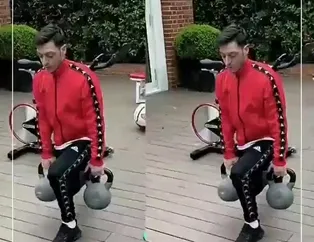 Mesut Özil'den 'Evde Kal' paylaşımı!