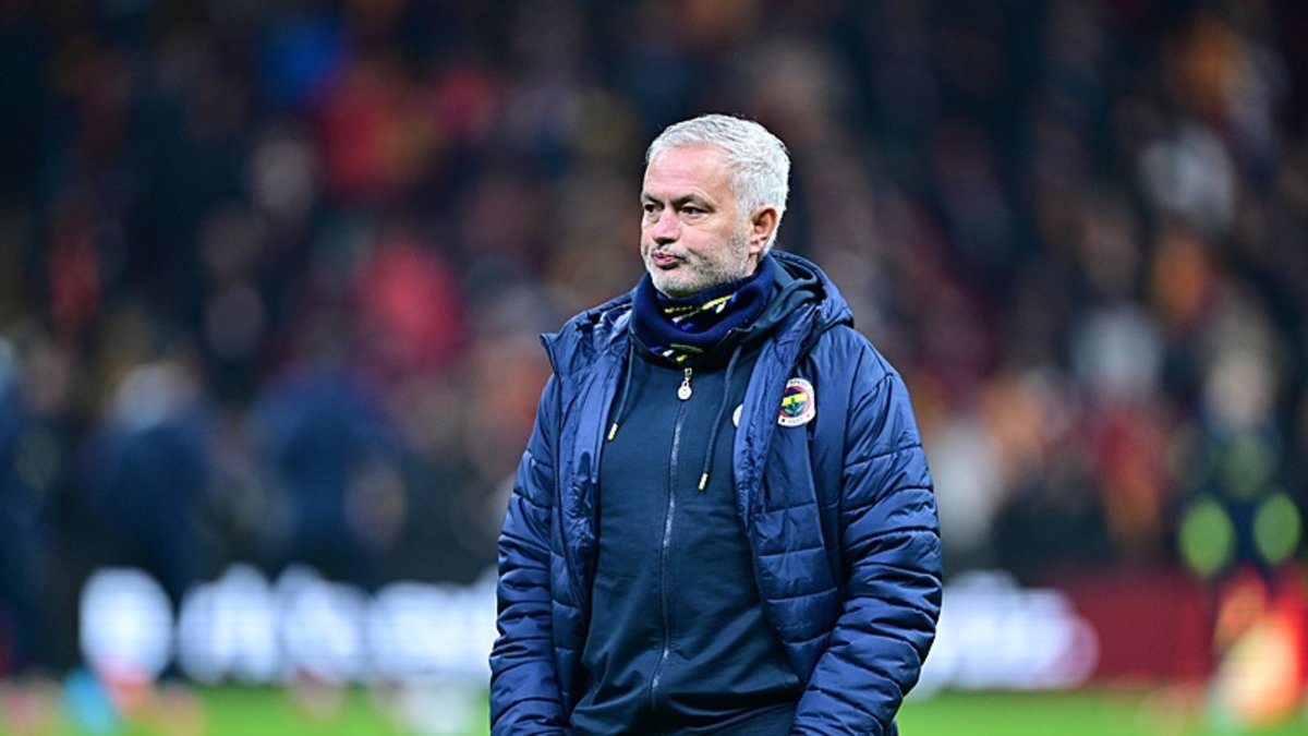 Mourinho'dan radikal hamle! İşte Fenerbahçe'nin Gaziantep FK maçı 11'i Mourinho'dan radikal hamle! İşte Fenerbahçe'nin Gaziantep FK maçı 11'i