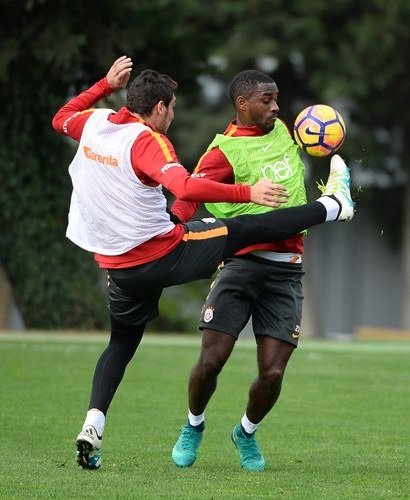 Galatasaray’da Muslera ve Selçuk İnan şoku