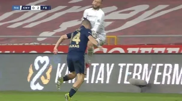 Fenerbahçe'de Pelkas şoku! Oyuna devam edemedi! - 2
