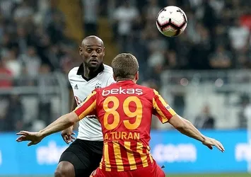 Vagner Love 6 hafta sonra sahada