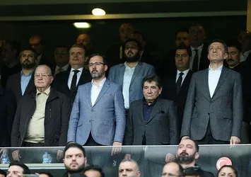 Kasapoğlu tribünde