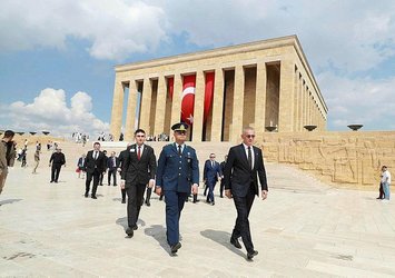 Hacıosmanoğlu'dan Anıtkabir'e ziyaret!