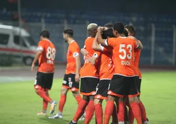 Gol düellosu Adanaspor'un