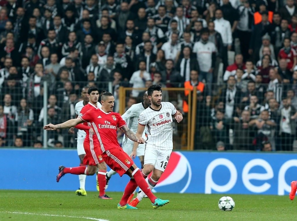 Beşiktaş-Benfica mücadelesinden kareler