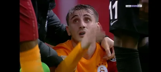 Altay maçının ardından Galatasaray'ın yıldızı Kerem Aktürkoğlu yıkıldı! İşte o görüntüler... - 2